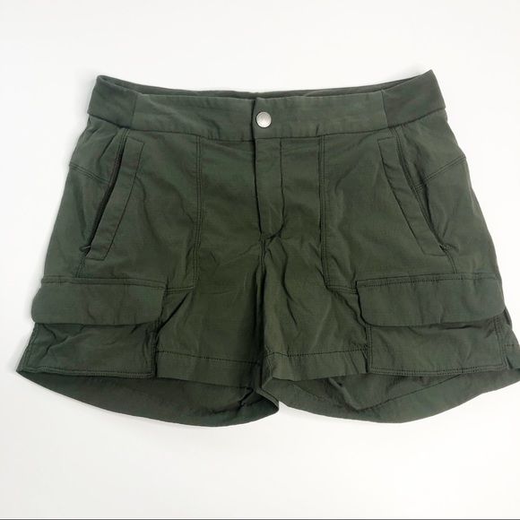 Athleta Pants - Athleta Trekkie nylon outdoor hiking shorts 10